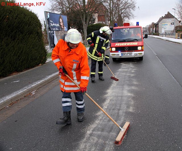 600 Meter Ölspur beschäftigten die Feuerwehr Lindau. Foto: Horst Lange